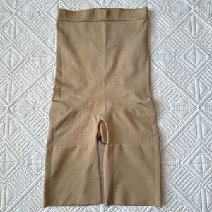 SPANX High Waist Mid Thigh Shapewear Shorts Size M